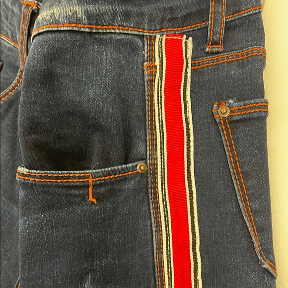 Frank Lyman Skinny Jeans with Red Tuxedo Strip, Distressed. Size M - Picture 5 of 12